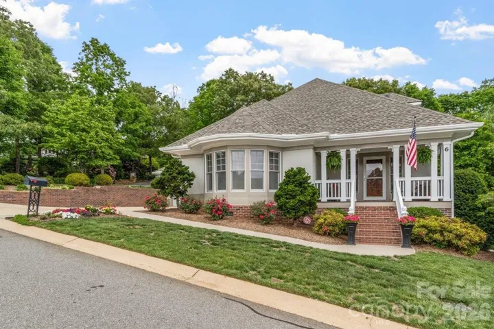 Beautiful 6 CReekside Way, one of the largest floor plans built. See attachments for details and floor plan.Land of the Sky - just minutes by car, golf cart, or bike to the Country Club of Asheville.