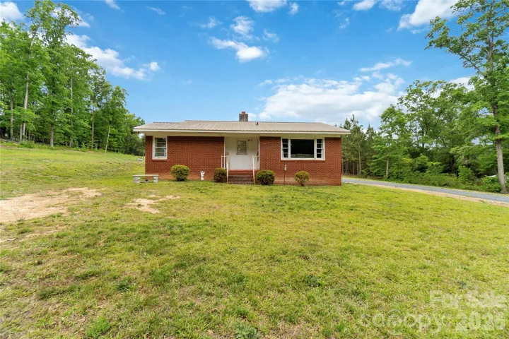 Opportunities with land like this are getting harder to find - welcome home!