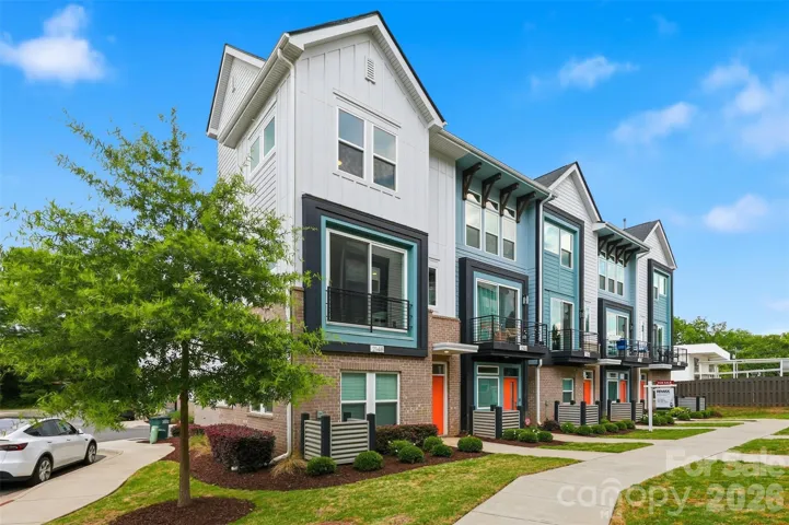Welcome home to 2148 Electric Ln!