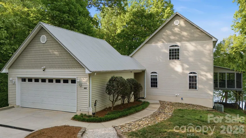 Attached Garage