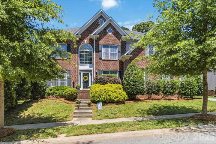 Stately brick front MacAulay home!