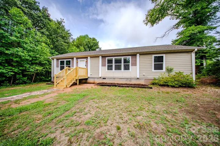 Off frame modular that offers privacy and a nice living area.