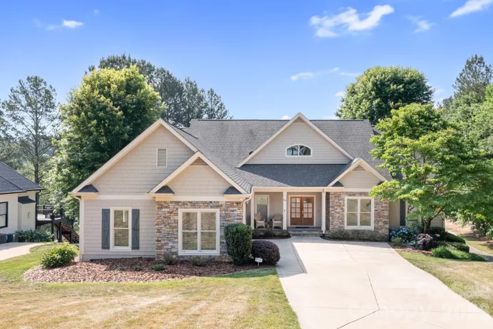 Gorgeous Home Located on Golf Course ~ 8th Green