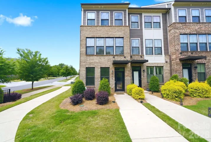 Welcome to 804 Broad River Lane!