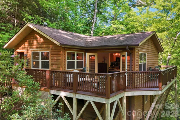 The best of Indoor/Outdoor Living overlooking the roaring creek.