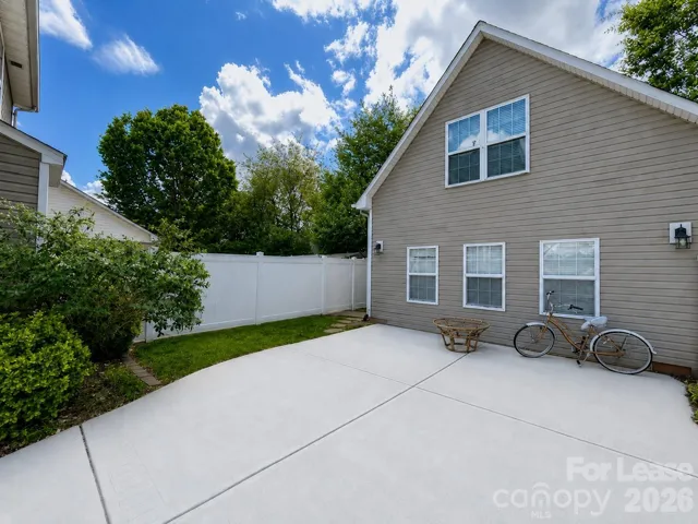 Welcome to 19625 Denae Lynn Apt #2