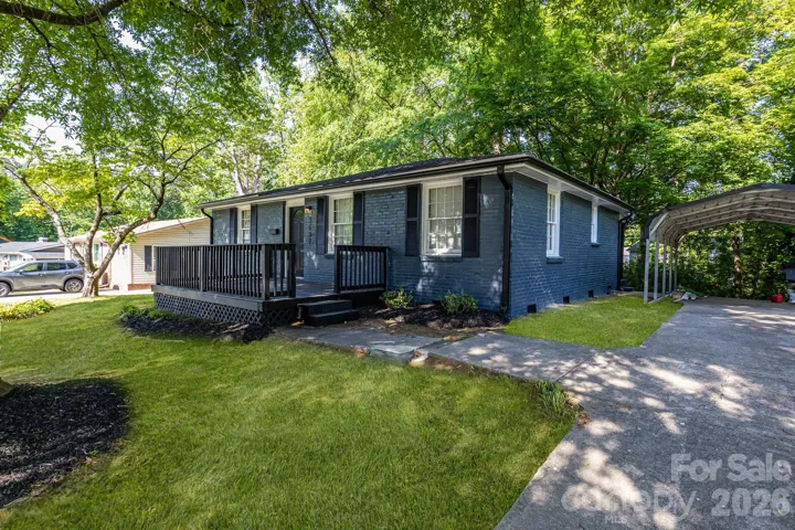 Welcome to 3637 Glenville Ave!!