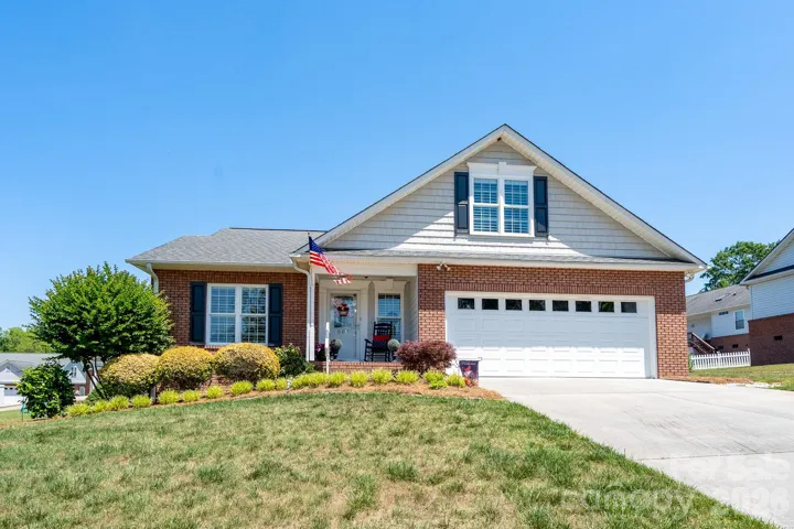 Welcome Home to 587 Marigold Drive!