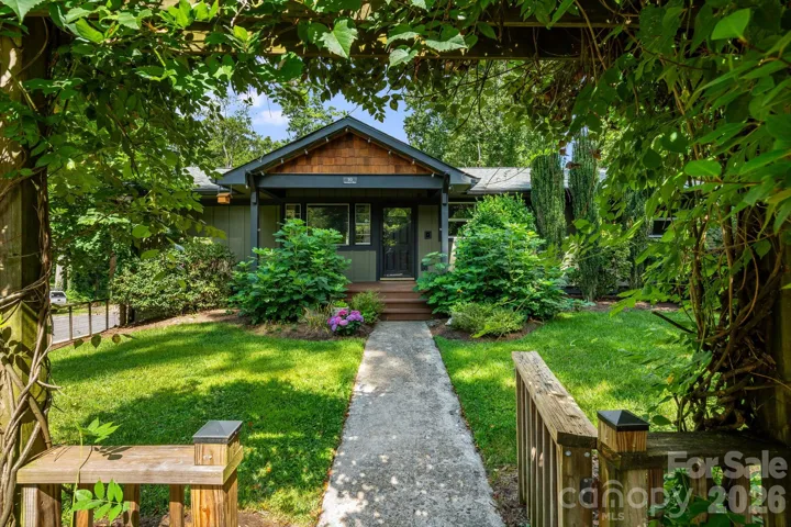 Fantastic curb appeal, private corner lot
