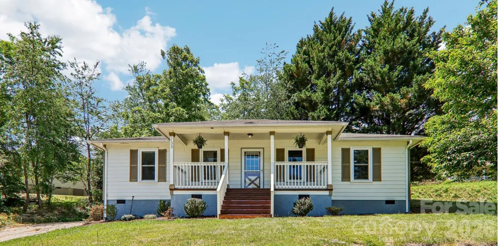Welcome to your Weaverville retreat!