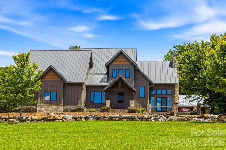4862 Pinnacle Mountain Rd