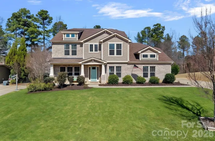 Gracious Southern Charm. Lawn virtually enhanced.