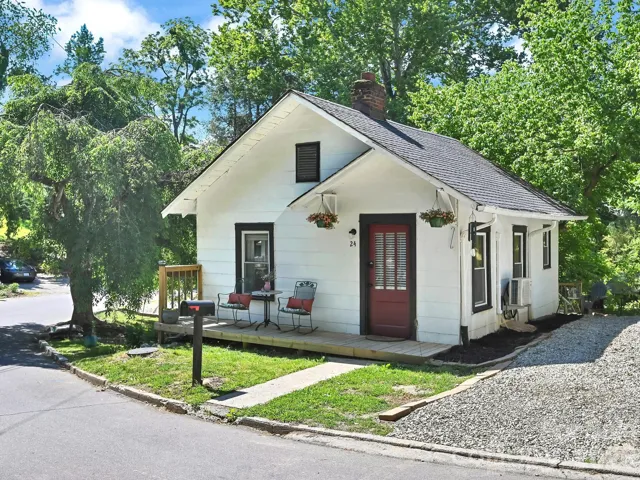 Super Cute Bungalow