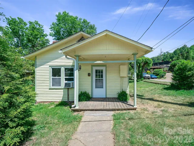 Welcome to 9 Ivy St!
