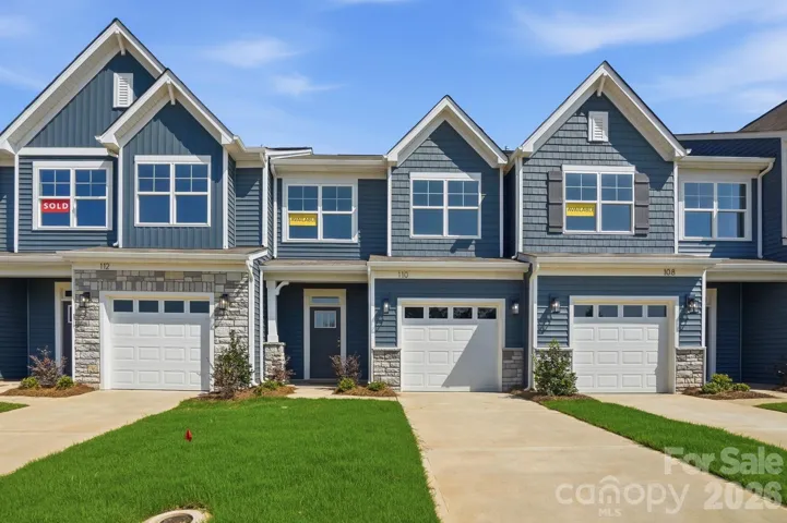Homesite 4 features an Ashland E floorplan