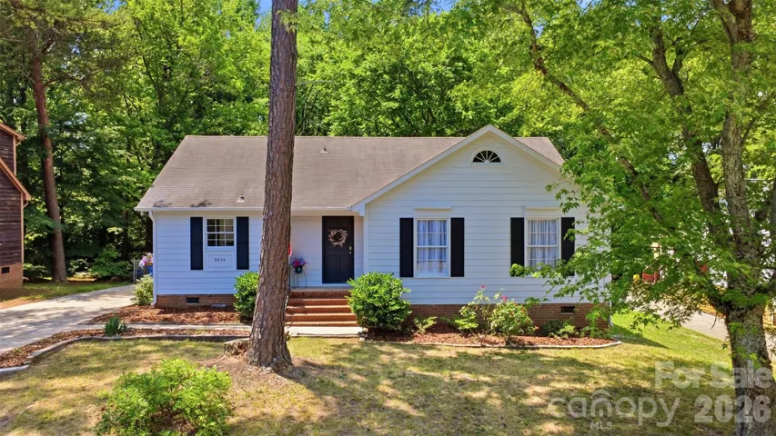 A lovely renovated ranch in desirable Mint Hill area!
