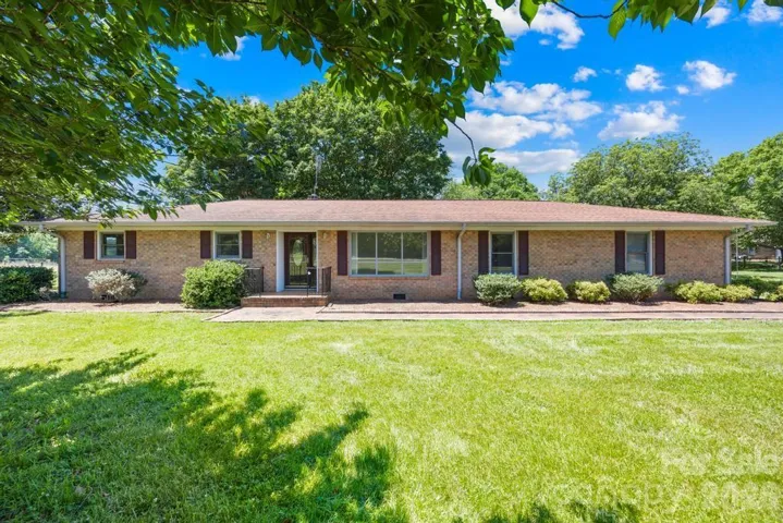Welcome to 406 Kistler Farm Rd in Mooresville, NC