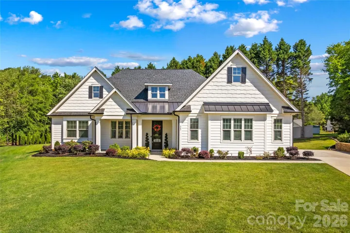 Welcome to 547 Muirfield Way in the Crescent