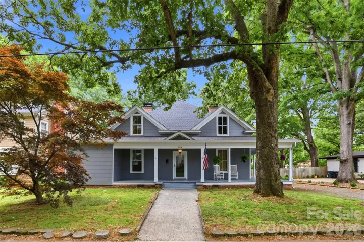 Welcome Home to 504 E Talleyrand Ave!