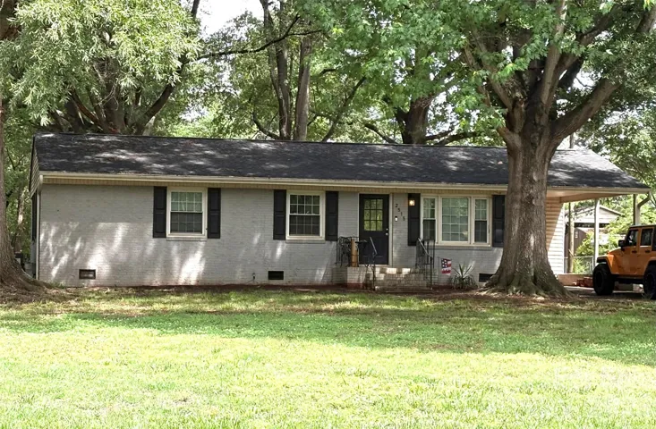 updated 3 bd 2 ba brick ranch on huge wooded lot