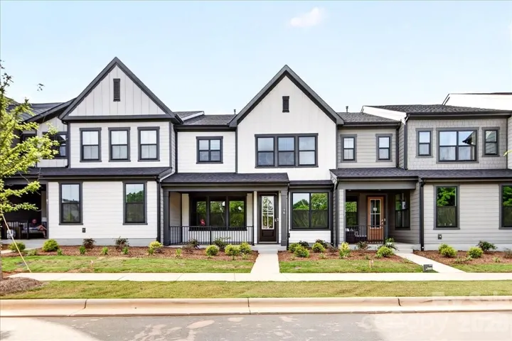 Low maintenance townhomes near Lake Wylie