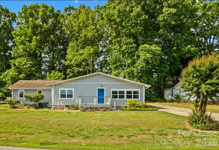 Welcome to 182 Commodore Loop, Mooresville