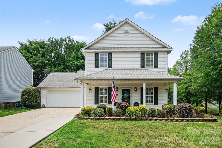 Front of home with covered porch