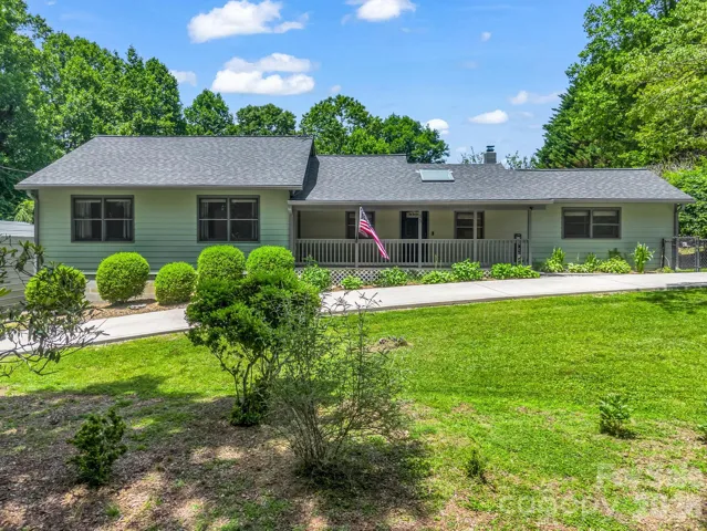 35 Chastain Hill Rd - Mills River, NC