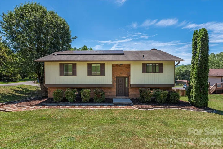 Large lot with plenty of green space