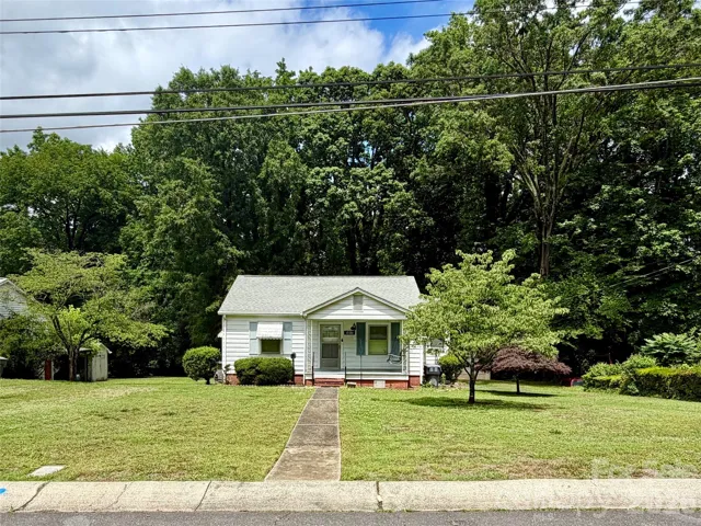 Home is situated near the center of a 0.505 acre lot!