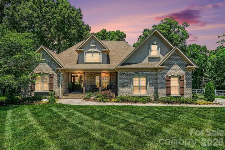 Welcome to 3415 Willow Creek Drive in Mount Pleasant
