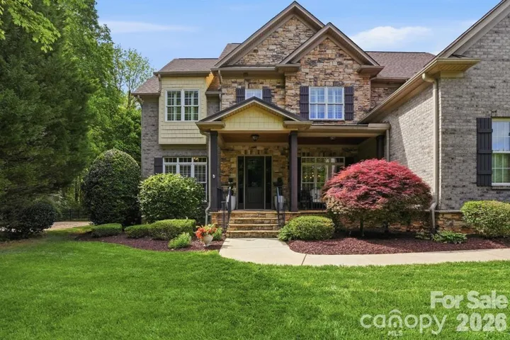 brick with stone and shaker accents