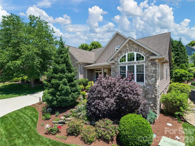 Prime location in Cummings Cove convenient to the sports complex and clubhouse