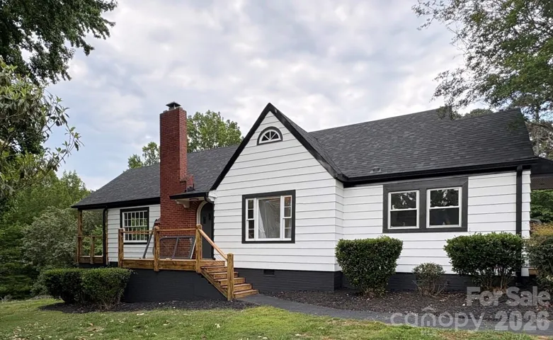 Stewart Park bungalow on large corner lot