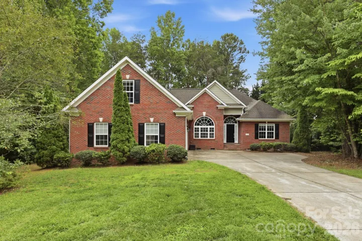 Well-maintained brick ranch on nearly 3/4 acre in a quiet cul-de-sac setting.