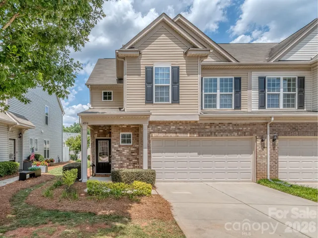 End Unit Townhome, Tree lined sidewalks