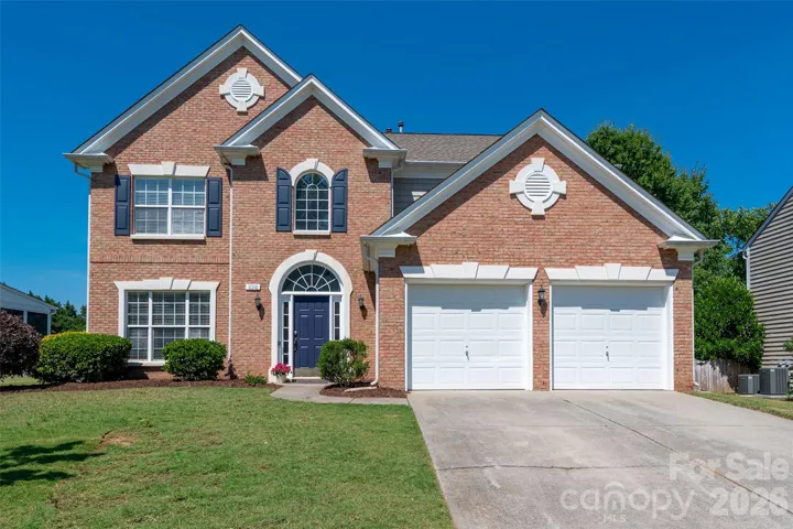 WELCOME HOME to this gem in popular Reavencrest in Ballantyne!