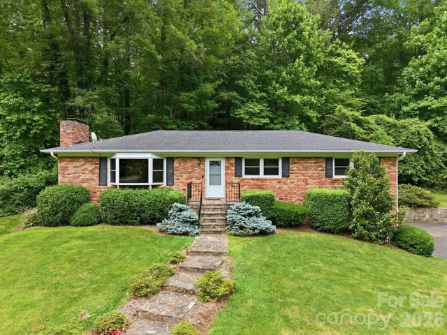 Welcome to 22 Mayfair Dr.