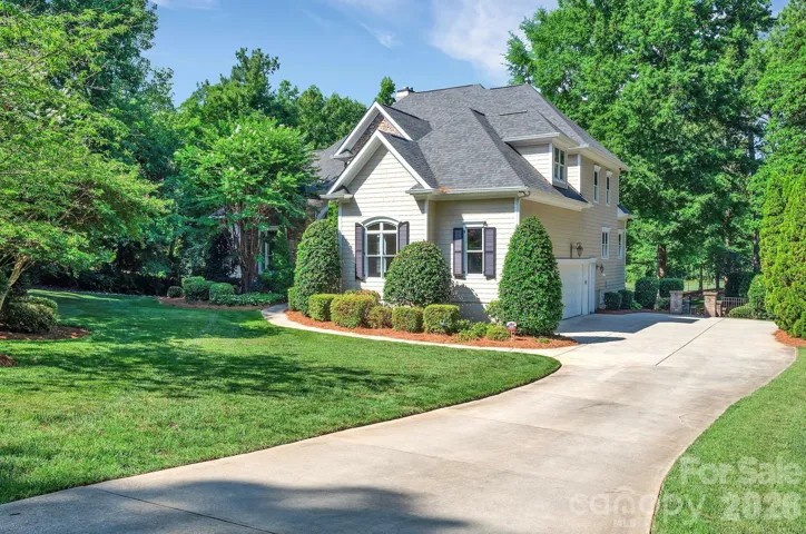 No House to One Side for Even More Privacy