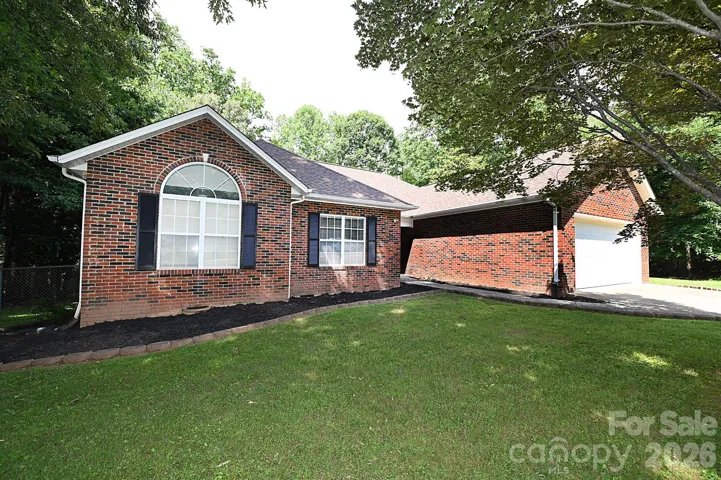 Welcome to 1035 E 24th St Newton