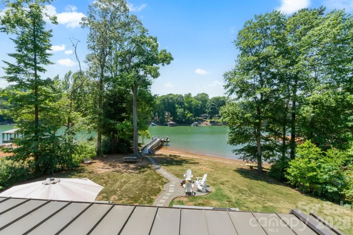 .671 Acres of Lake Norman waterfront possibility!