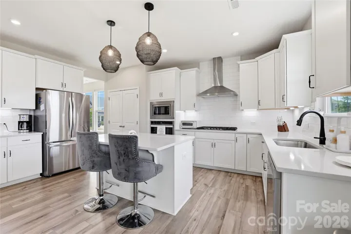 Gorgeous Gourmet Kitchen!