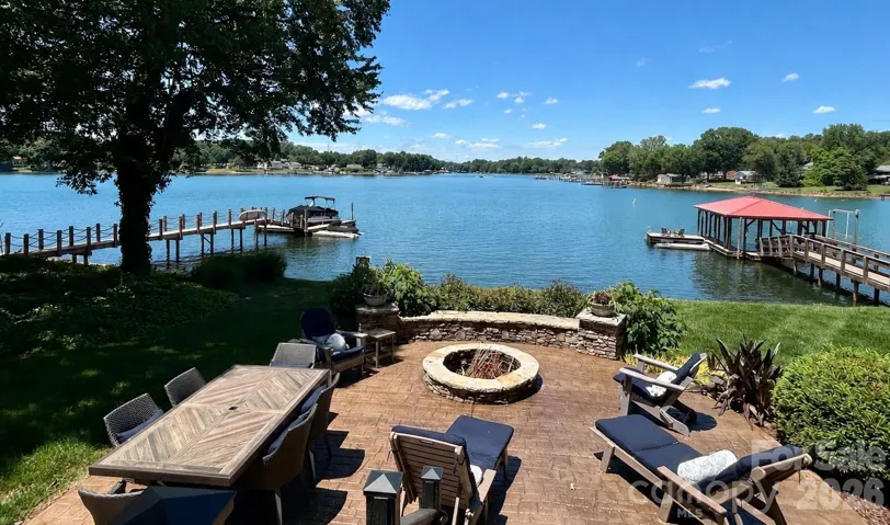 182 Malibu Rd: Long Range Water Views