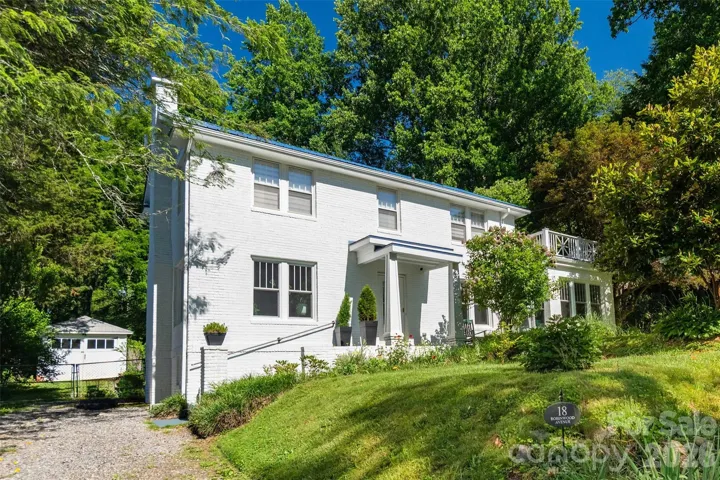 Welcome to 18 Robinwood Avenue!