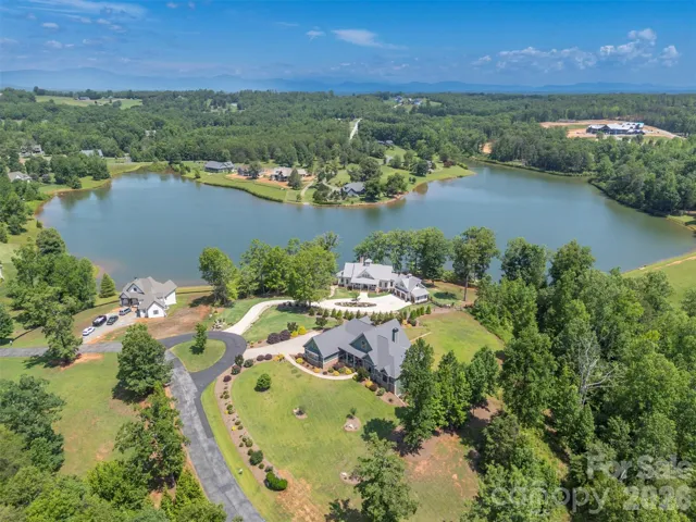 A few steps away from Lake Sandy Plains Lake