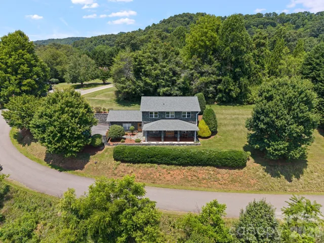 195 Oak Lane, Mars Hill