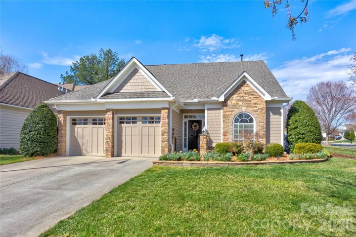 Welcome to 2663 Danbury Cr NW!