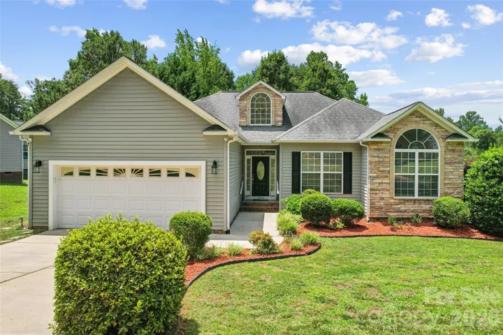 Welcome home to 3078 Richards Way Drive!