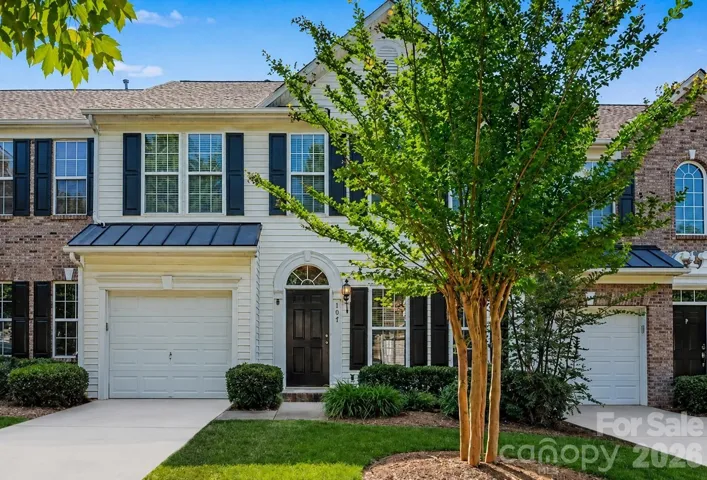 Welcome home to 107 S Arcadian Way in Cypress Landing!