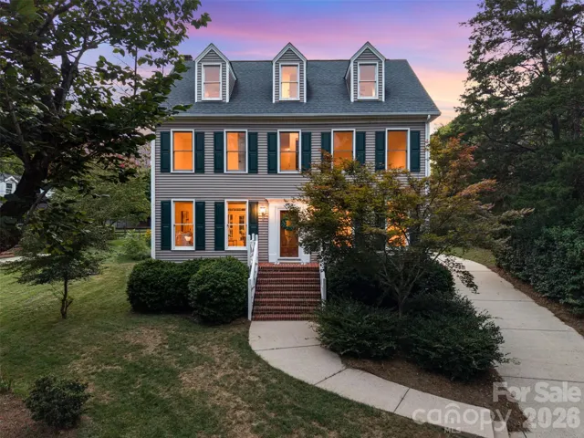 Welcome home to 6912 Foxglove Drive!